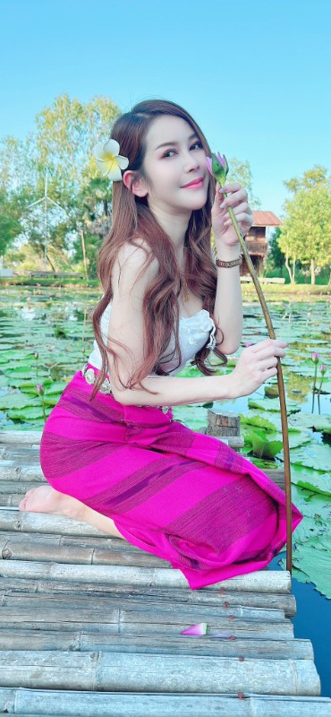 Phitchaya 8