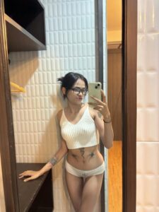 kaidaw_99 น้องไข่ดาว เซลฟี่ชุดสีขาว